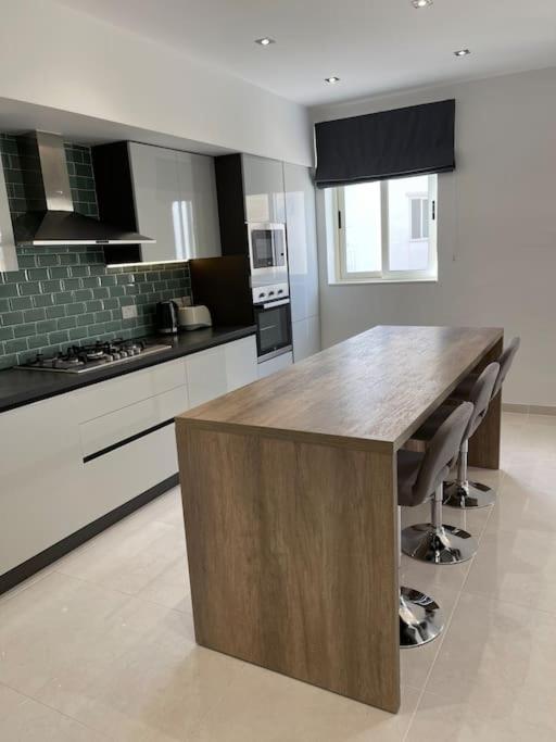 Sunset Apt Modern 1 Bedroom Apt Near The Beach Birżebbuġa Exterior foto